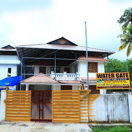 Water Gate Tourist Home And Resorts Mundrothuruth Luaran gambar